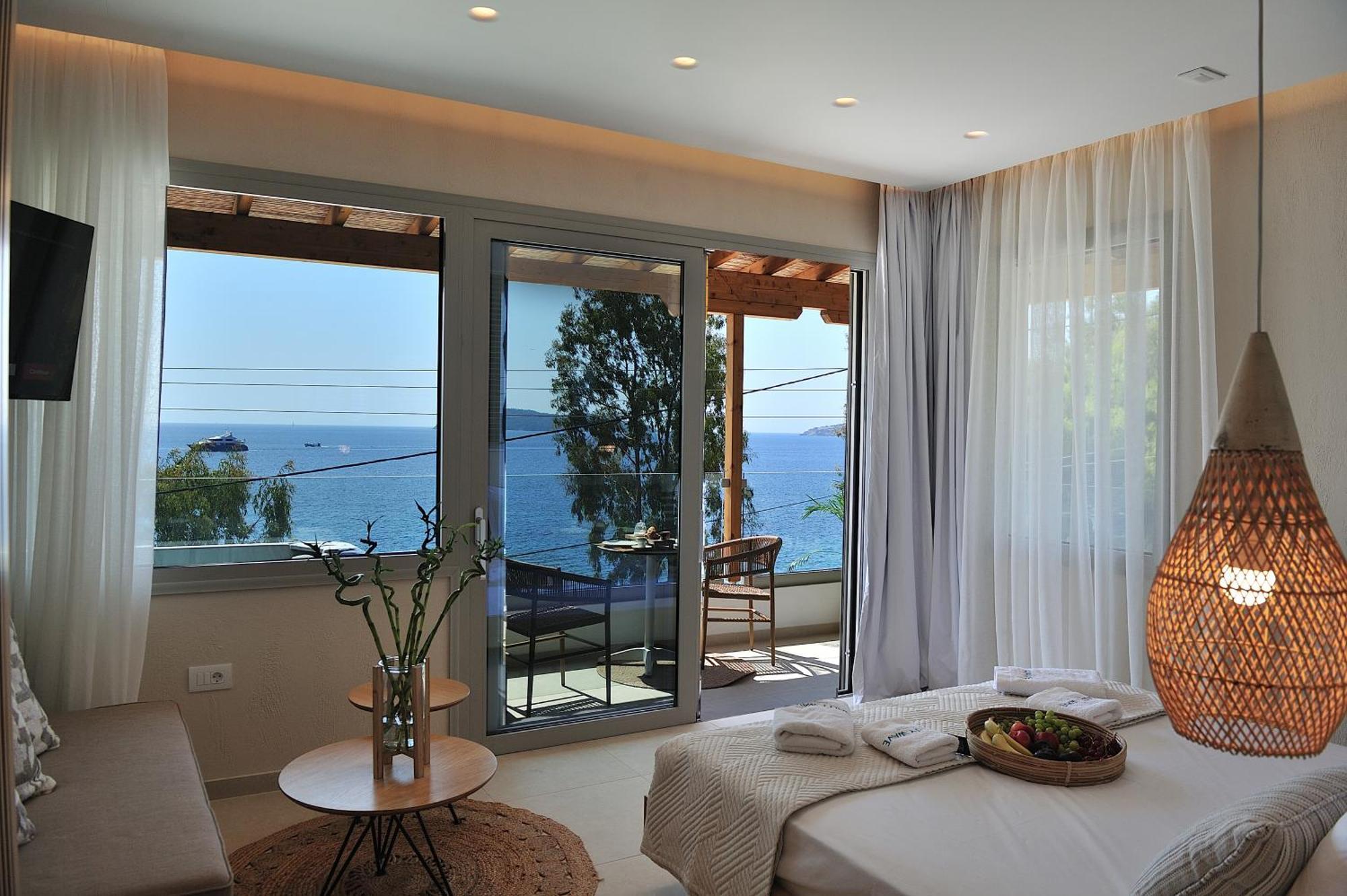 Salty Wave Suites Skiathos by Eksteriør billede