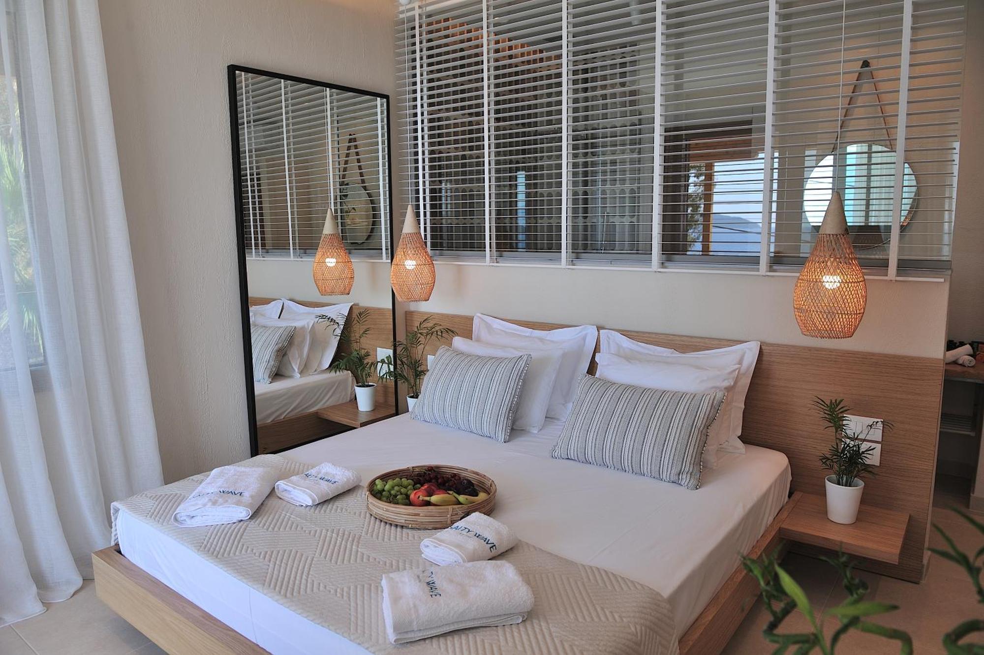 Salty Wave Suites Skiathos by Eksteriør billede